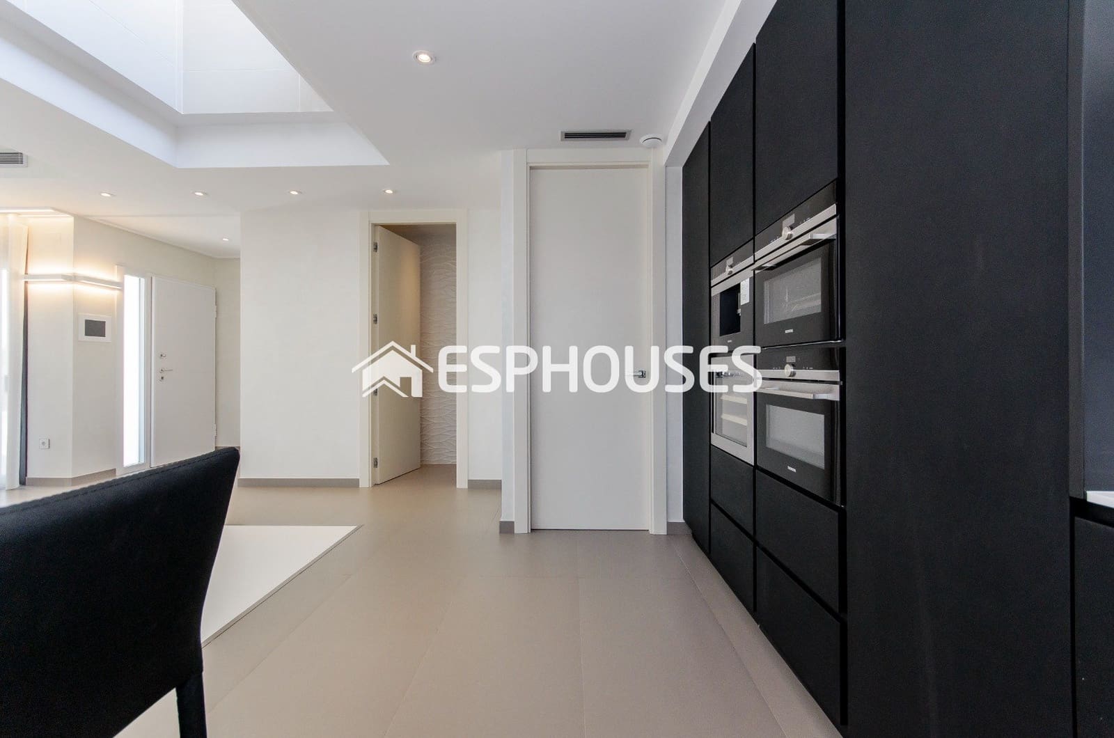 3 bedroom Villa for sale in Orihuela Costa with pool - € 1,195,000 (Ref: 9955344)