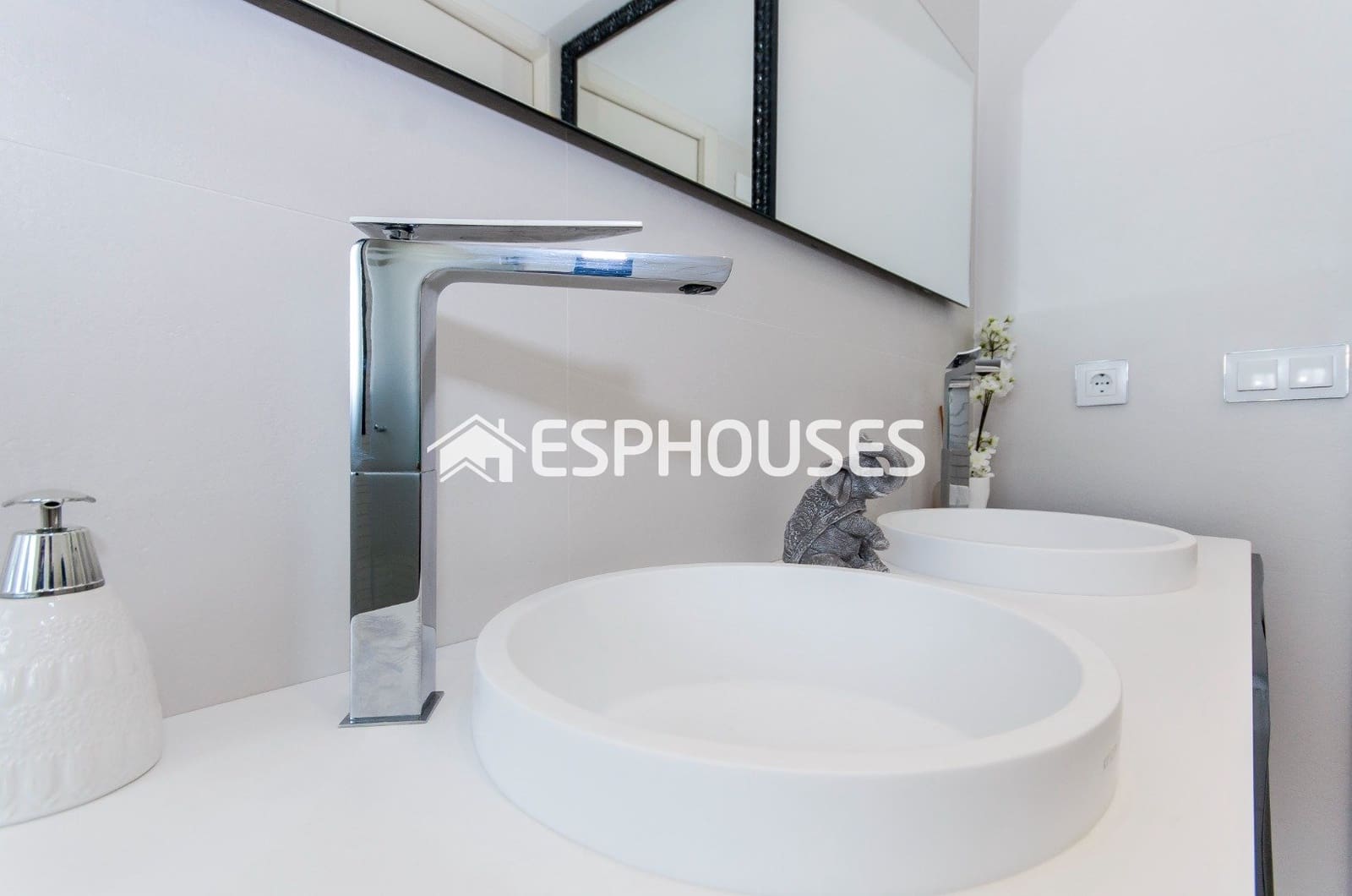 3 bedroom Villa for sale in Orihuela Costa with pool - € 1,195,000 (Ref: 9955344)