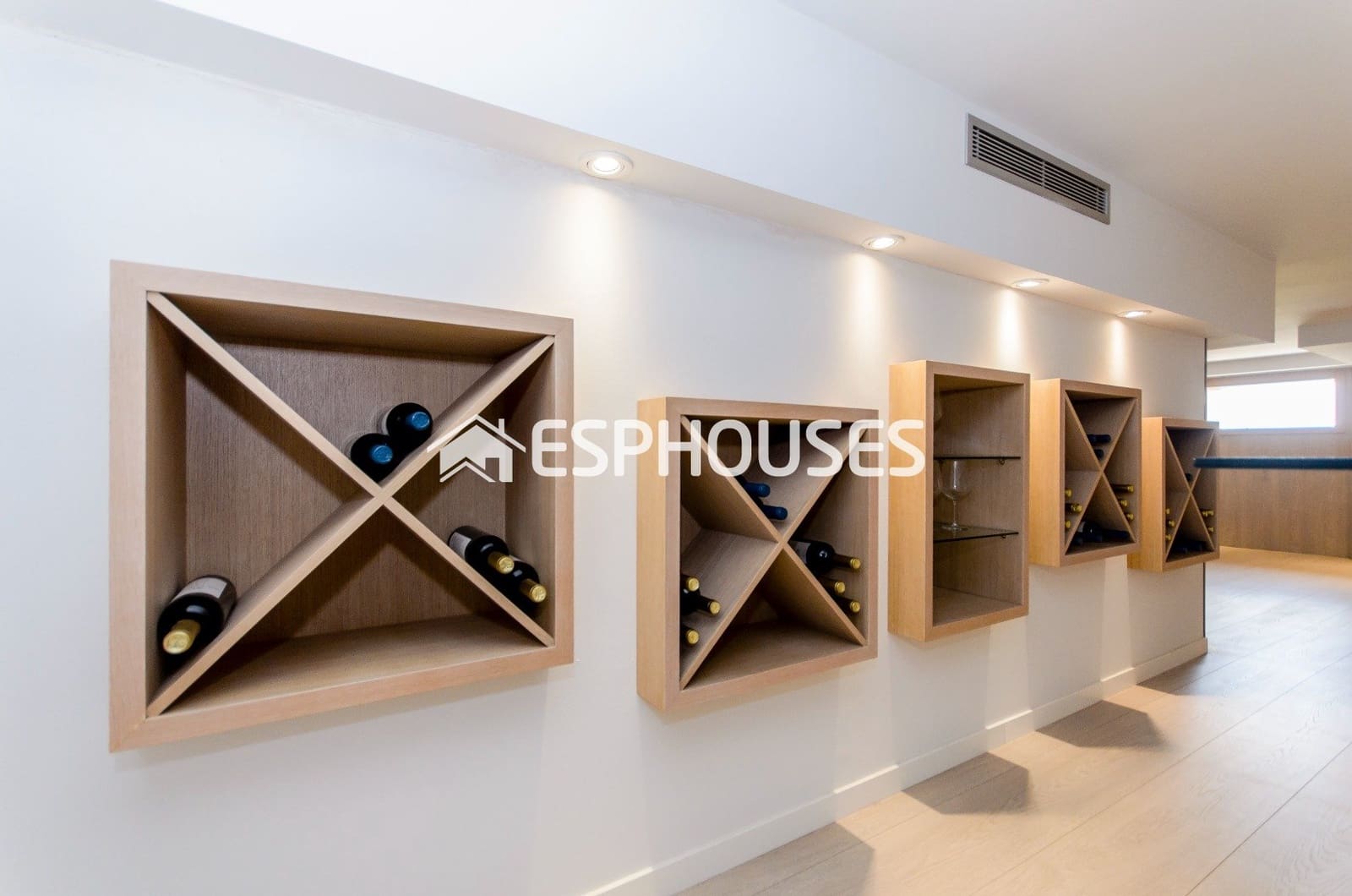 3 bedroom Villa for sale in Orihuela Costa with pool - € 1,195,000 (Ref: 9955344)