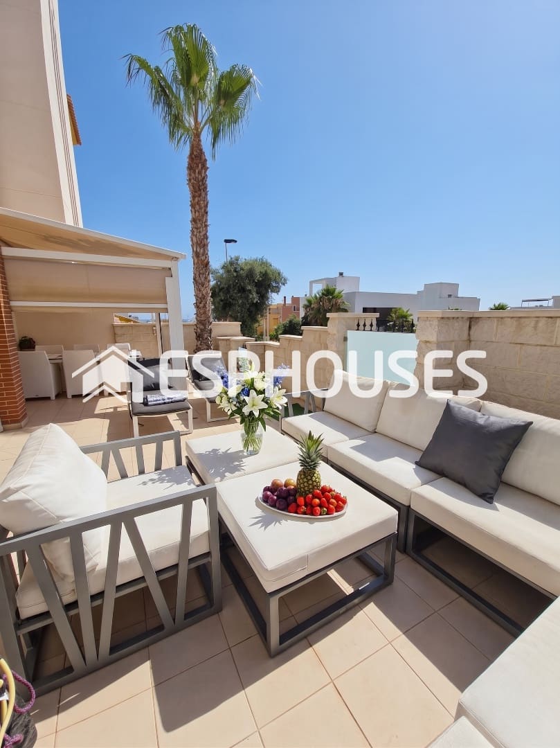 2 slaapkamer Appartement te koop in Guardamar del Segura met zwembad garage - € 280.000 (Ref: 9960009)
