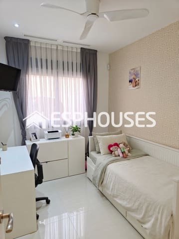 2 soverom Leilighet til salgs i Los Secanos, Guardamar del Segura med svømmebasseng garasje - € 280 000 (Ref: 9960009)