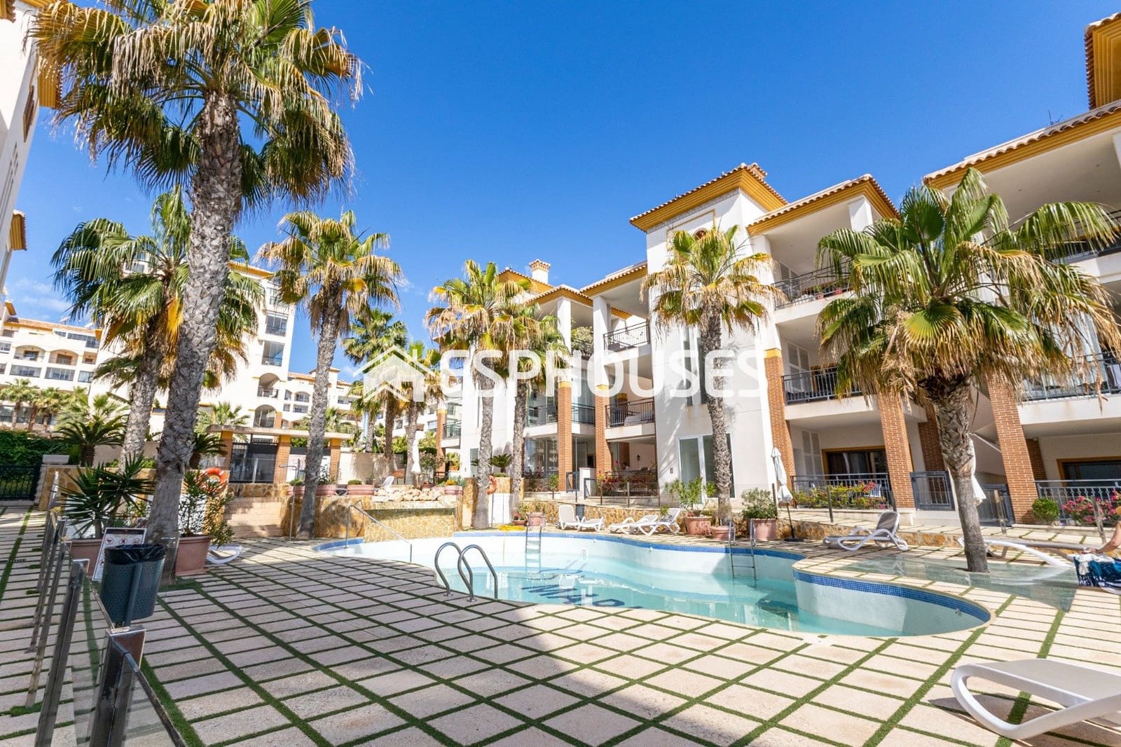 2 slaapkamer Appartement te koop in Guardamar del Segura met zwembad garage - € 280.000 (Ref: 9960009)