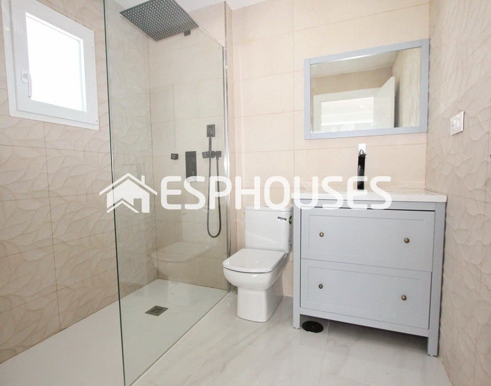 4 quarto Moradia para venda em La Nucia com piscina garagem - 580 000 € (Ref: 9987142)