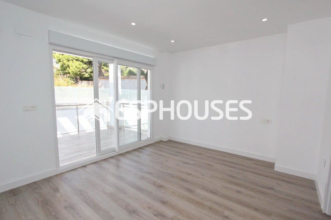 4 quarto Moradia para venda em La Nucia com piscina garagem - 580 000 € (Ref: 9987142)