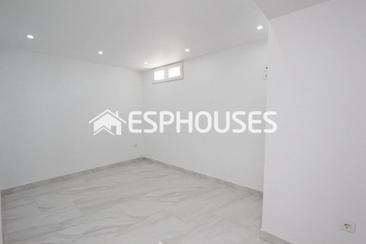 4 quarto Moradia para venda em La Nucia com piscina garagem - 580 000 € (Ref: 9987142)