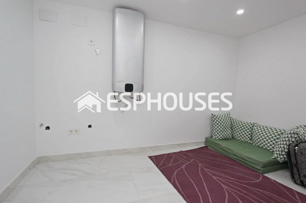4 quarto Moradia para venda em La Nucia com piscina garagem - 580 000 € (Ref: 9987142)