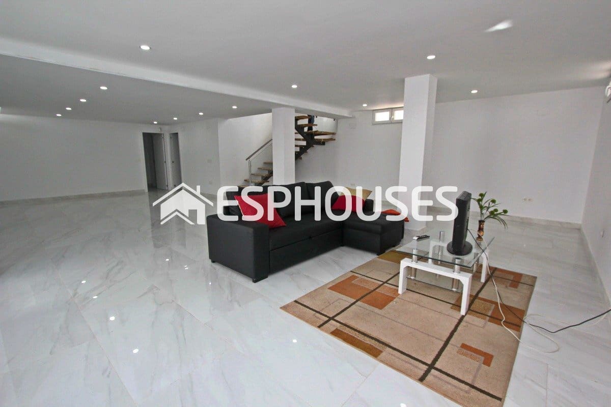 4 quarto Moradia para venda em La Nucia com piscina garagem - 580 000 € (Ref: 9987142)