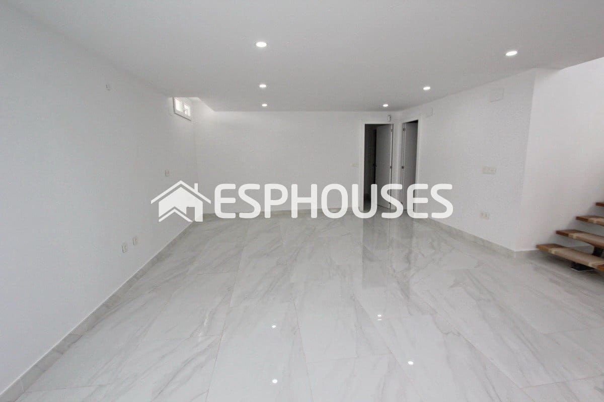 4 quarto Moradia para venda em La Nucia com piscina garagem - 580 000 € (Ref: 9987142)