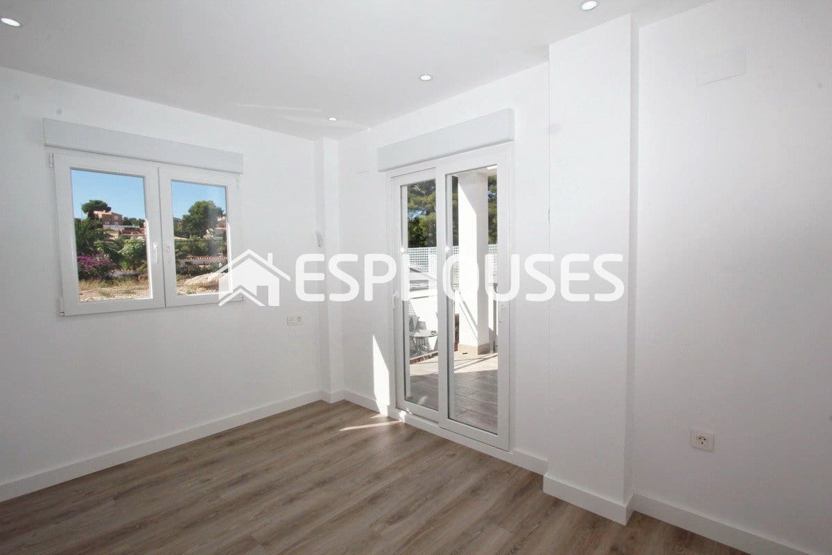 4 quarto Moradia para venda em La Nucia com piscina garagem - 580 000 € (Ref: 9987142)