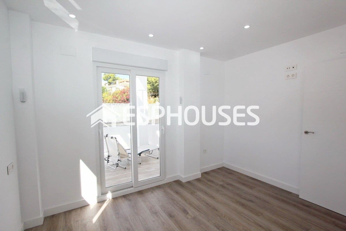 4 quarto Moradia para venda em La Nucia com piscina garagem - 580 000 € (Ref: 9987142)
