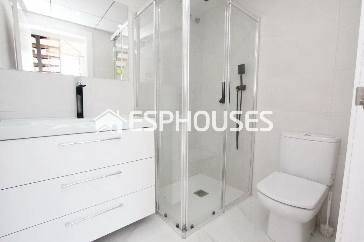 4 quarto Moradia para venda em La Nucia com piscina garagem - 580 000 € (Ref: 9987142)