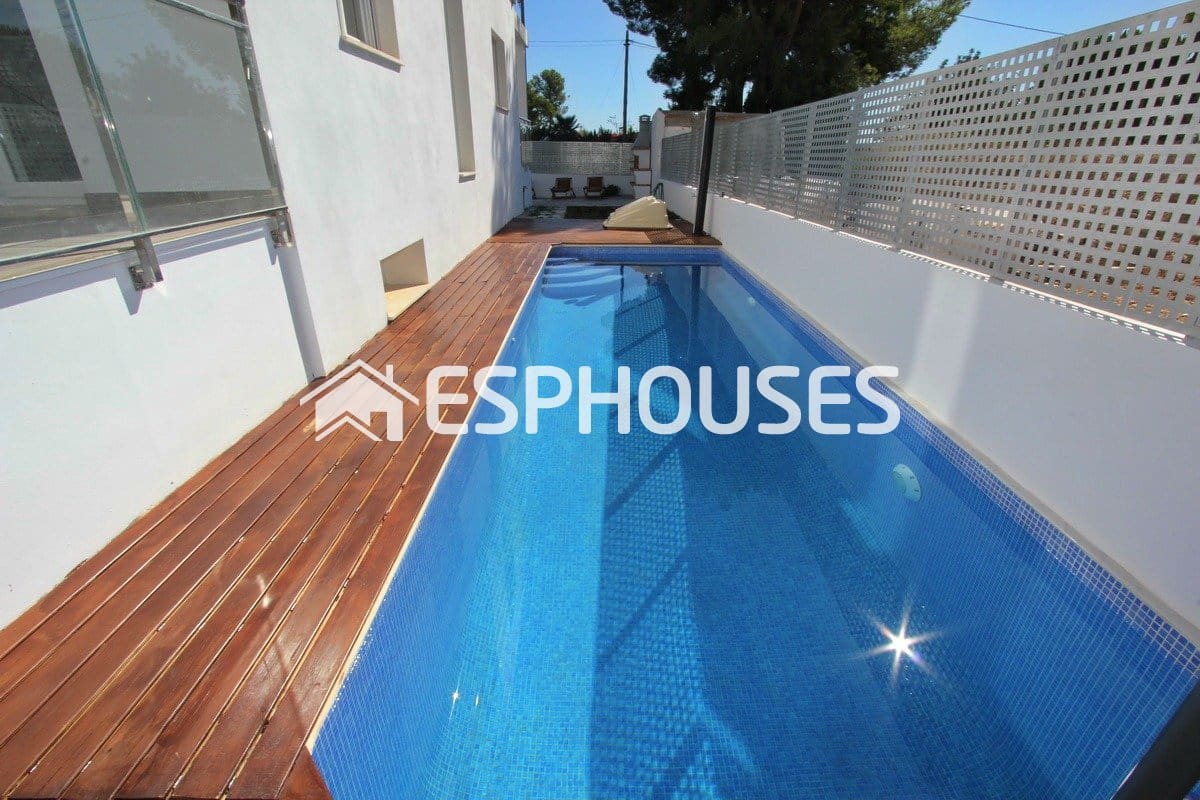 4 quarto Moradia para venda em La Nucia com piscina garagem - 580 000 € (Ref: 9987142)