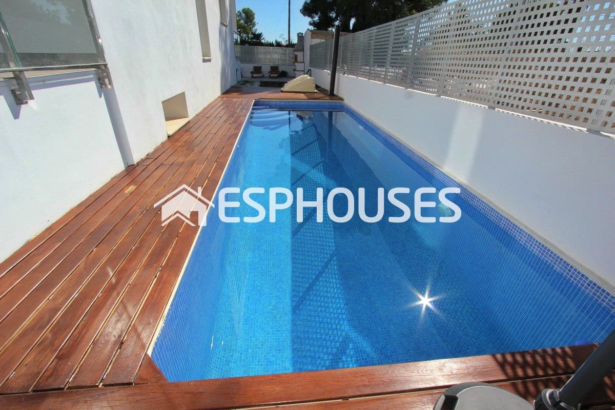 4 quarto Moradia para venda em La Nucia com piscina garagem - 580 000 € (Ref: 9987142)