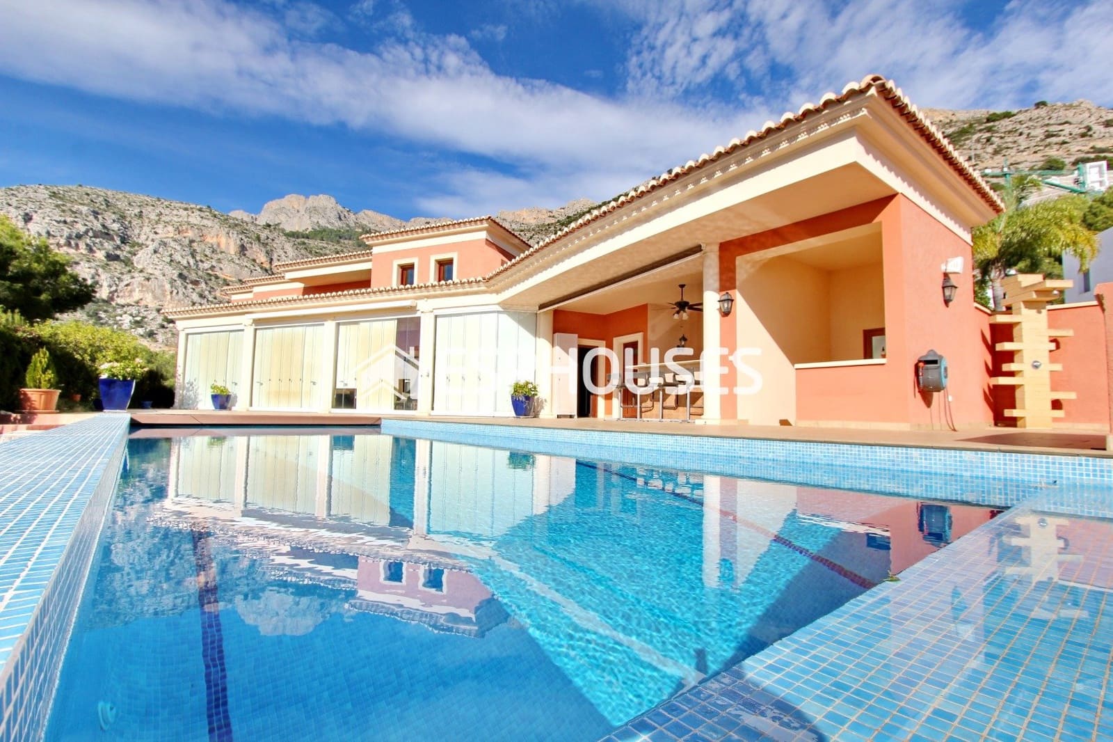 Chalet de 7 habitaciones en Altea en venta con piscina - 2.500.000 € (Ref: 9987308)