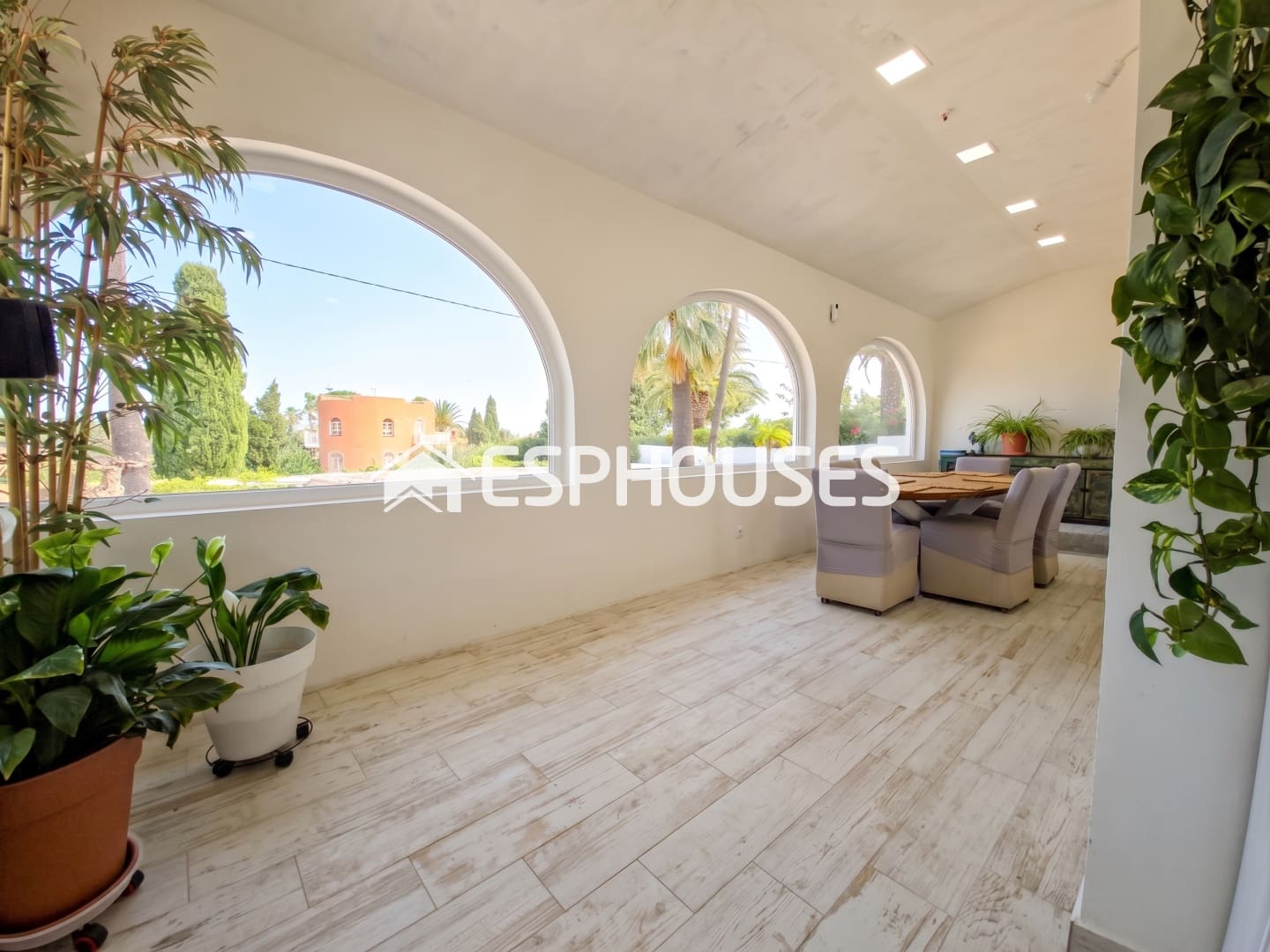 Chalet de 2 habitaciones en Dénia en venta con piscina garaje - 679.000 € (Ref: 9996185)