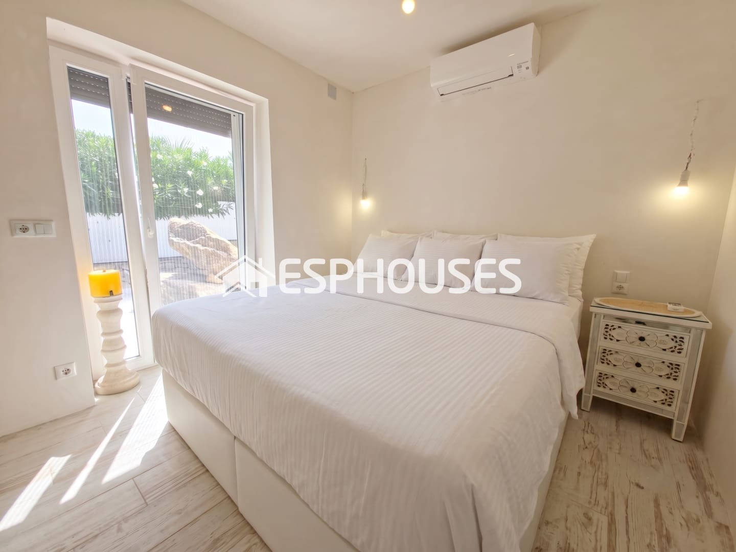 Chalet de 2 habitaciones en Dénia en venta con piscina garaje - 679.000 € (Ref: 9996185)
