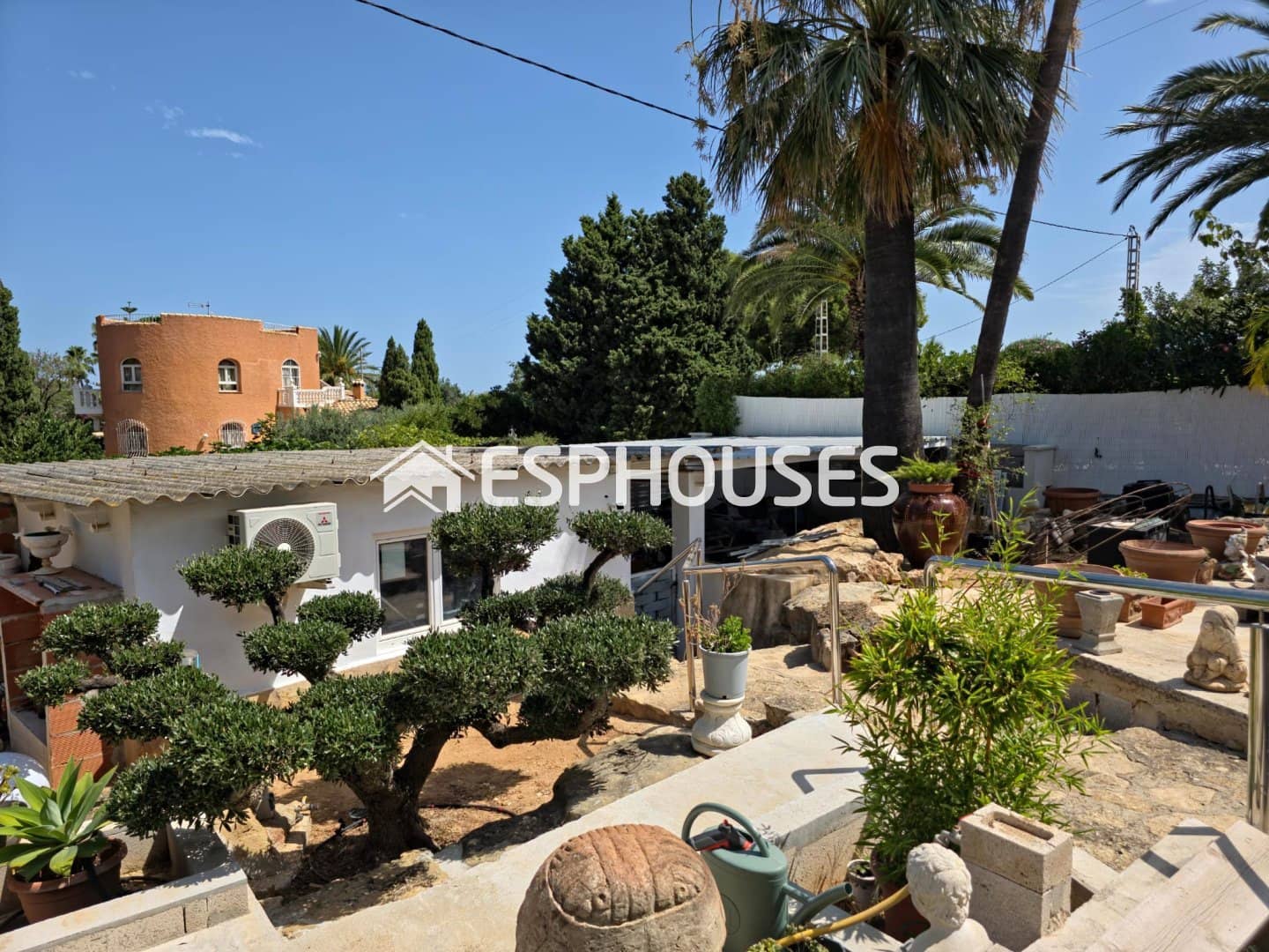 Chalet de 2 habitaciones en Dénia en venta con piscina garaje - 679.000 € (Ref: 9996185)