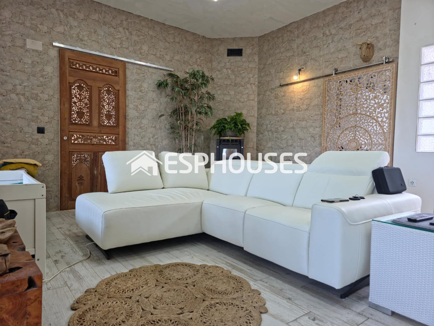 Chalet de 2 habitaciones en Dénia en venta con piscina garaje - 679.000 € (Ref: 9996185)