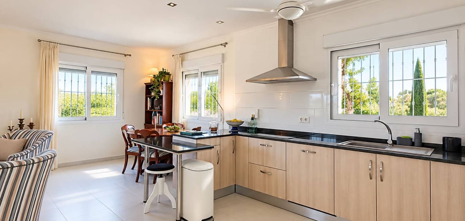 3 soverom Villa til salgs i Hondon de los Frailes med svømmebasseng garasje - € 360 000 (Ref: 10055651)