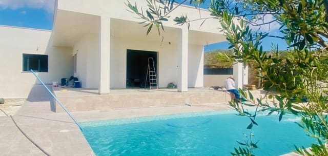 3 bedroom Villa for sale in El Partidor, Abanilla with pool - € 359,950 (Ref: 10081760)