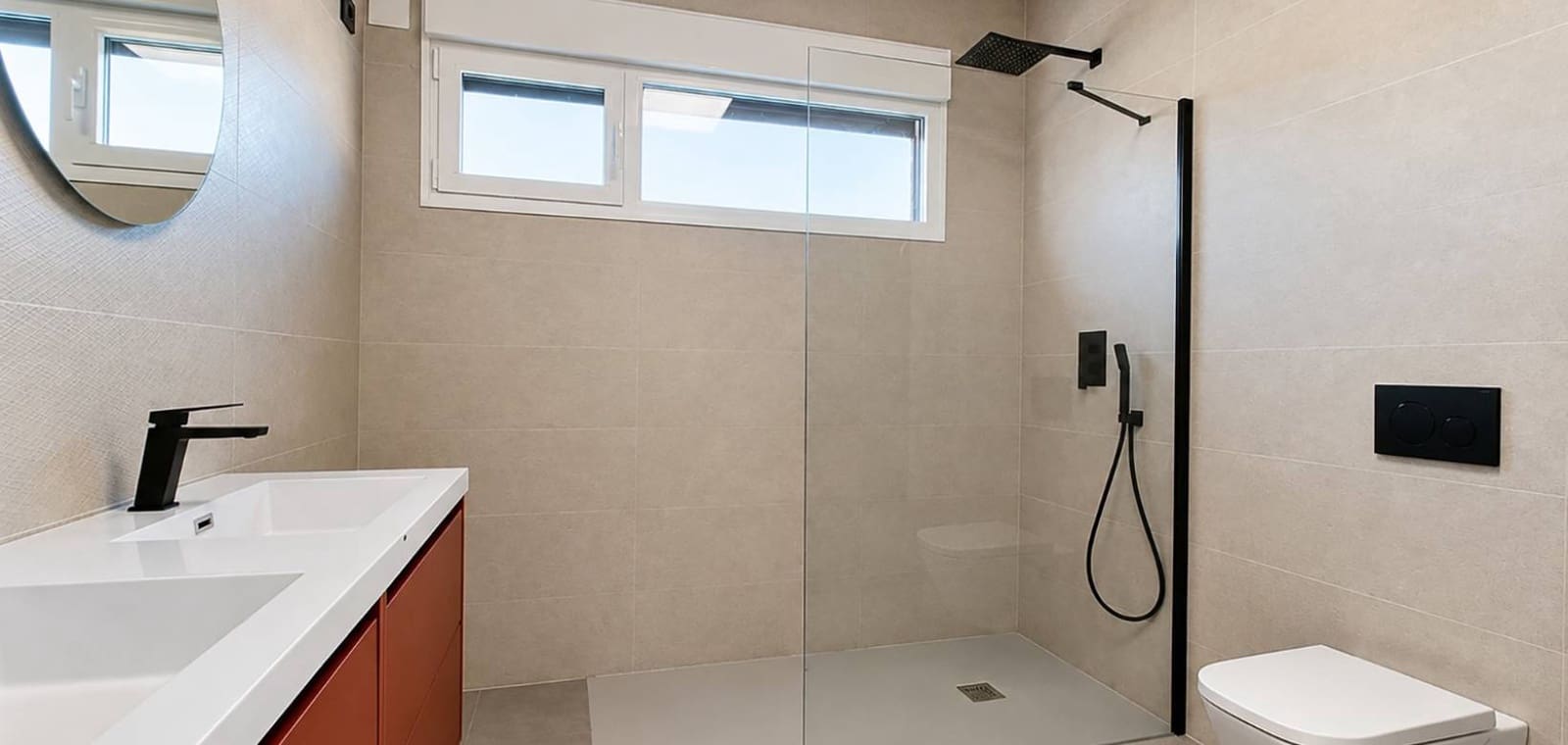 3 sypialnia Willa na sprzedaż w La Romana z basenem garażem - 599 950 € (Ref: 10082184)