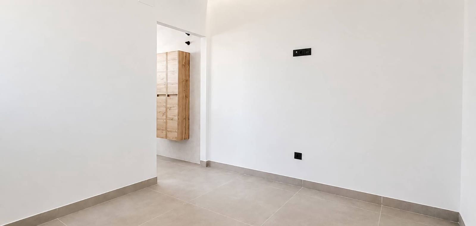3 sypialnia Willa na sprzedaż w La Romana z basenem garażem - 599 950 € (Ref: 10082184)
