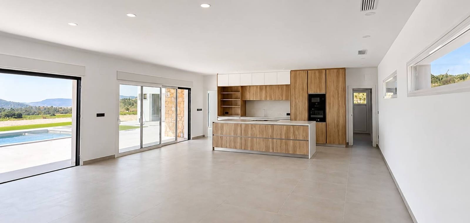 3 sypialnia Willa na sprzedaż w La Romana z basenem garażem - 599 950 € (Ref: 10082184)