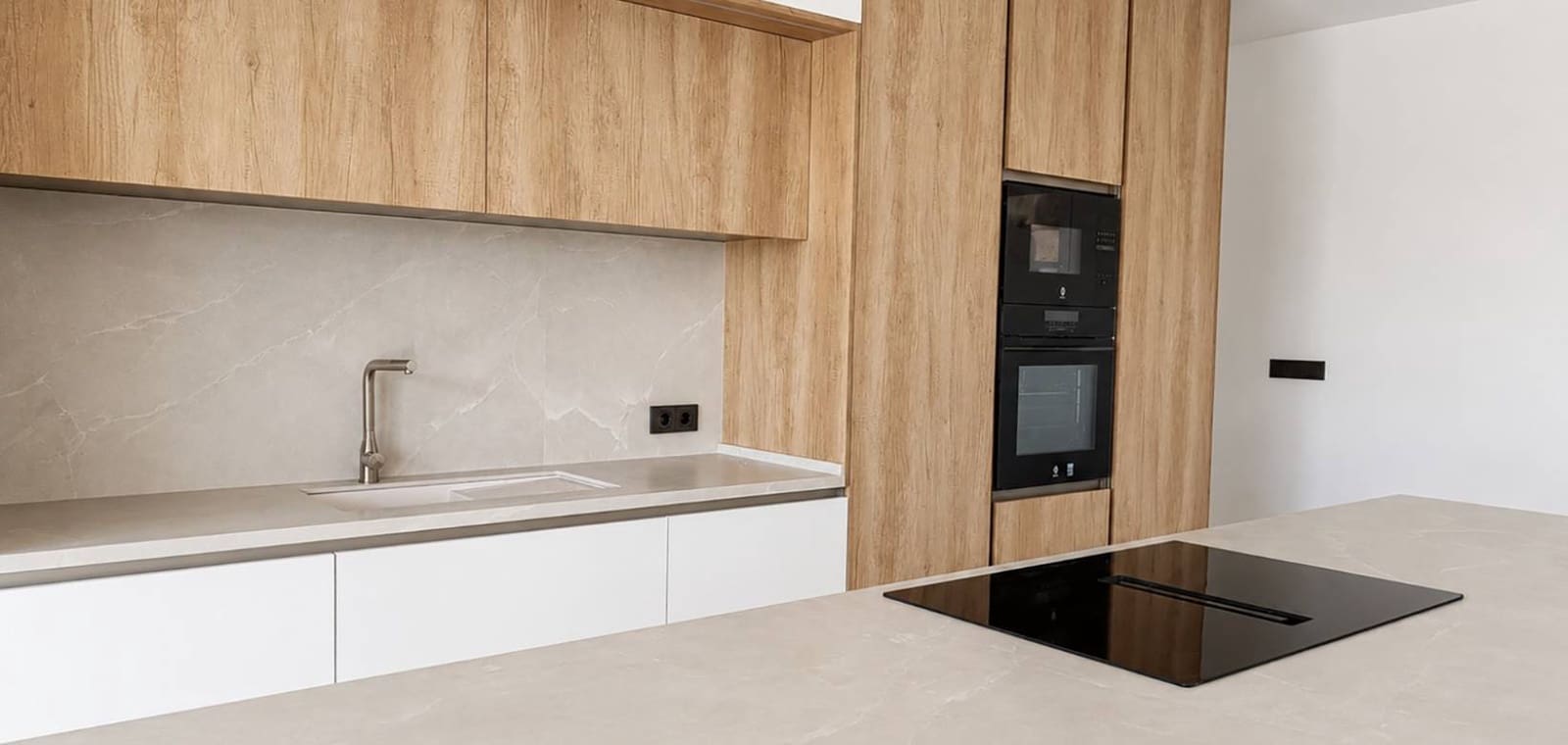 3 sypialnia Willa na sprzedaż w La Romana z basenem garażem - 599 950 € (Ref: 10082184)