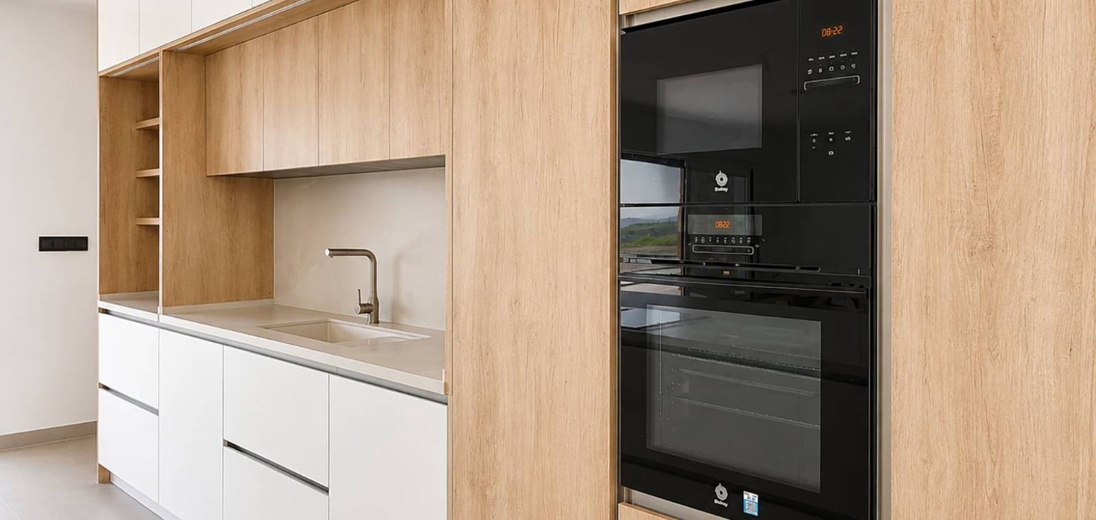 3 sypialnia Willa na sprzedaż w La Romana z basenem garażem - 599 950 € (Ref: 10082184)
