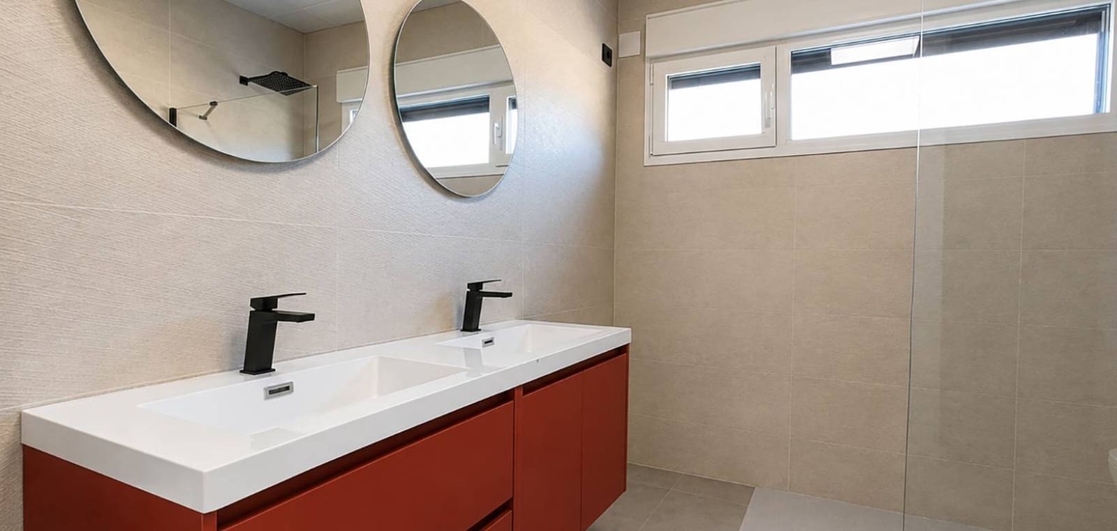 3 sypialnia Willa na sprzedaż w La Romana z basenem garażem - 599 950 € (Ref: 10082184)