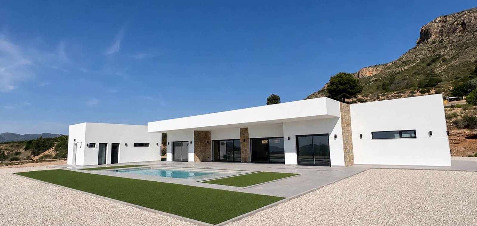 3 sypialnia Willa na sprzedaż w La Romana z basenem garażem - 599 950 € (Ref: 10082184)