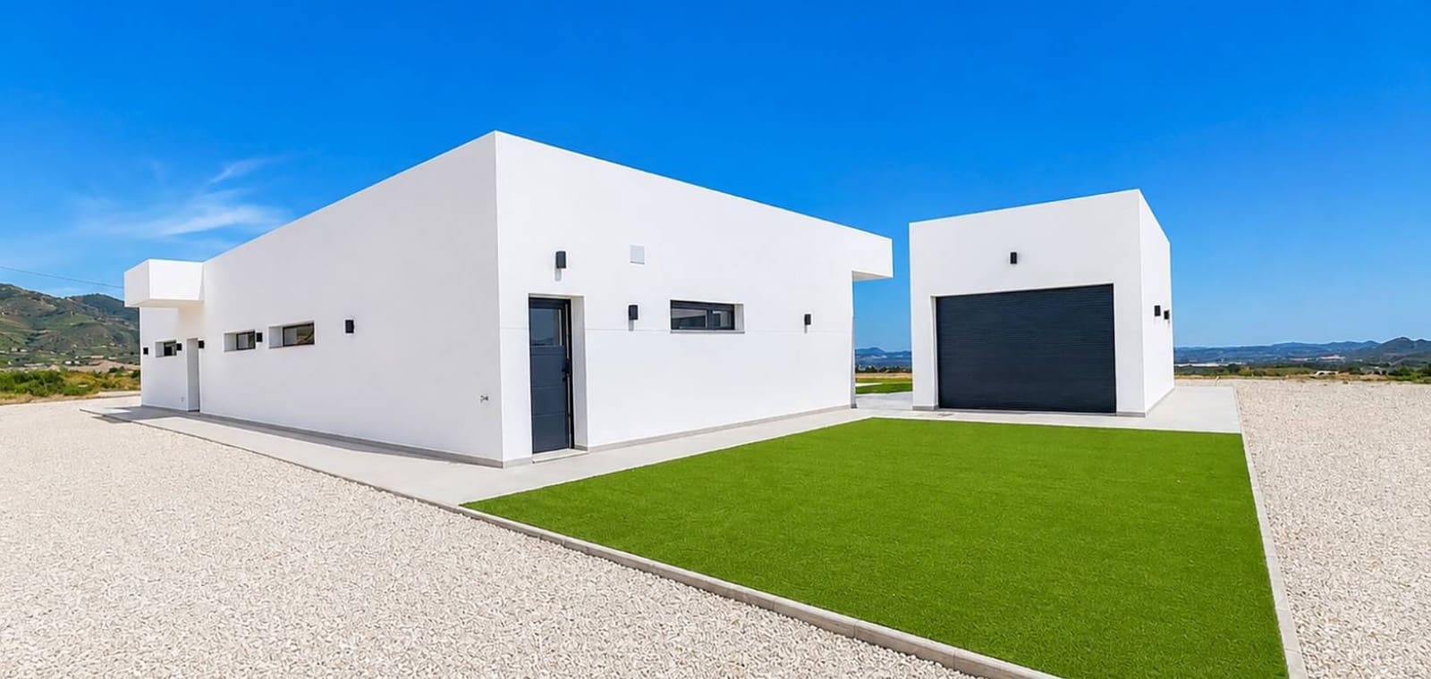 3 sypialnia Willa na sprzedaż w La Romana z basenem garażem - 599 950 € (Ref: 10082184)