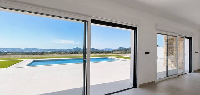 3 sypialnia Willa na sprzedaż w La Romana z basenem garażem - 599 950 € (Ref: 10082184)