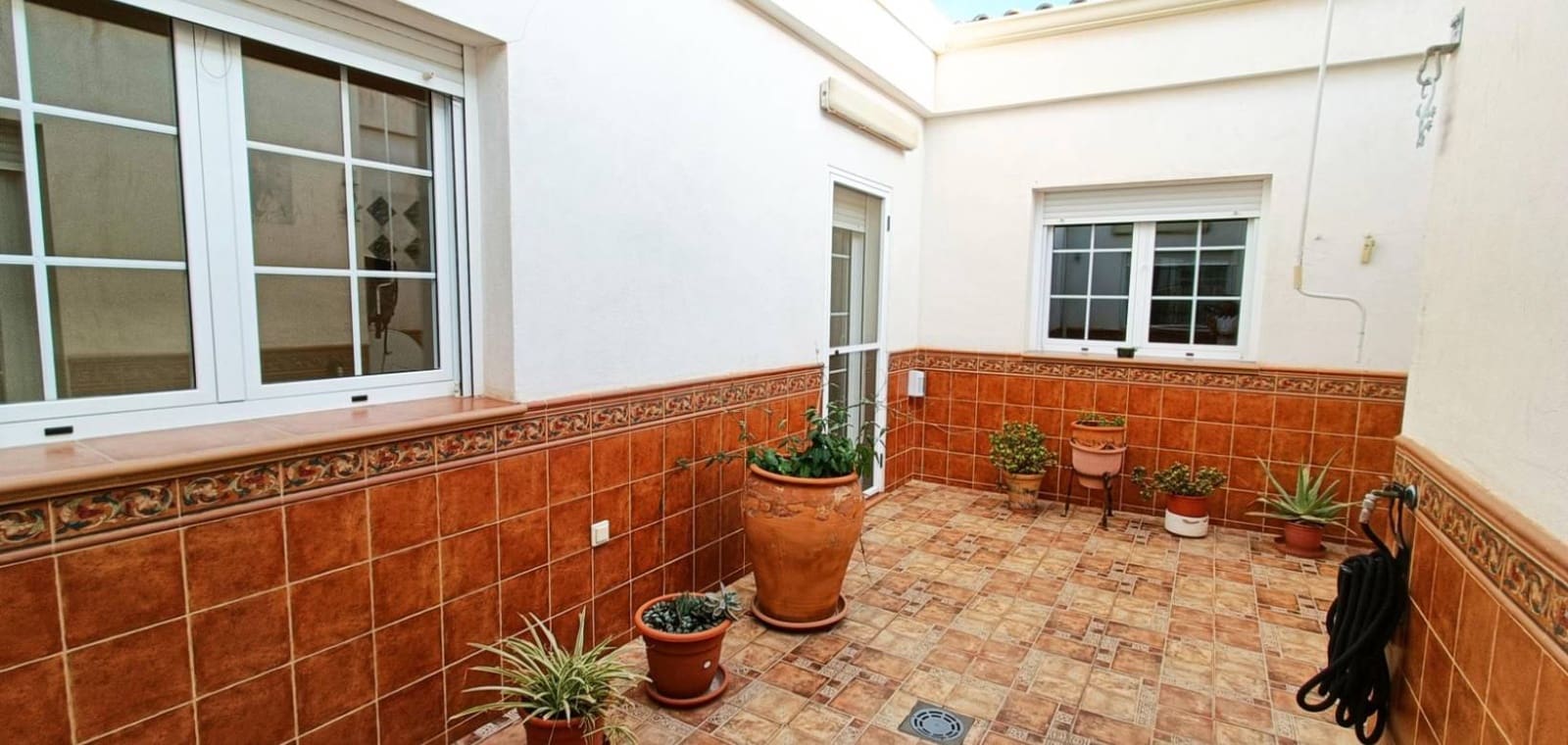 4 soveværelse Byhus til salg i Hondon de los Frailes med garage - € 379.500 (Ref: 10095784)