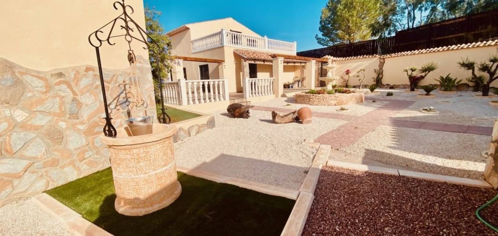 6 quarto Moradia para venda em Barinas com piscina garagem - 471 950 € (Ref: 10136695)