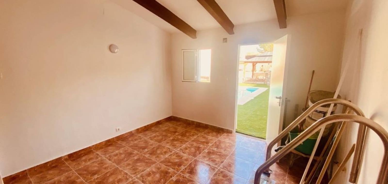 6 quarto Moradia para venda em Barinas com piscina garagem - 471 950 € (Ref: 10136695)