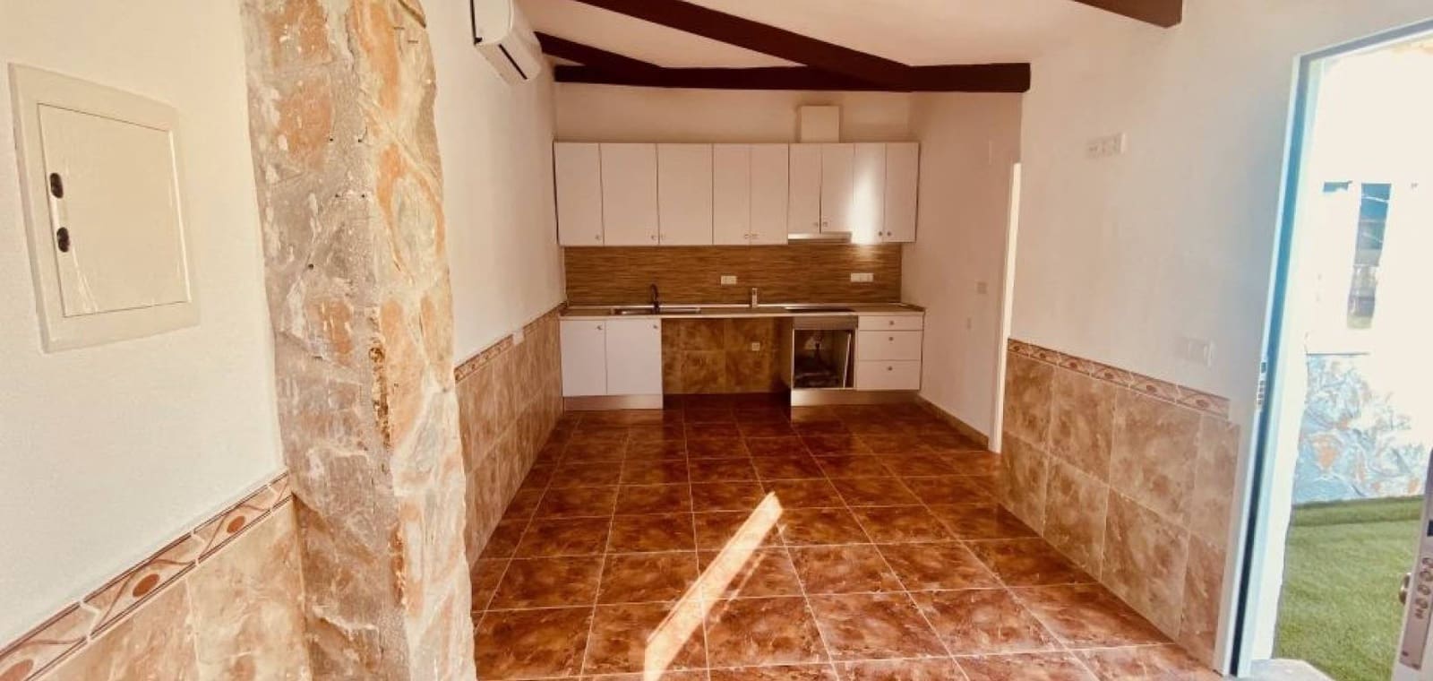 6 quarto Moradia para venda em Barinas com piscina garagem - 471 950 € (Ref: 10136695)