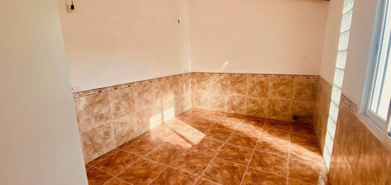6 quarto Moradia para venda em Barinas com piscina garagem - 471 950 € (Ref: 10136695)