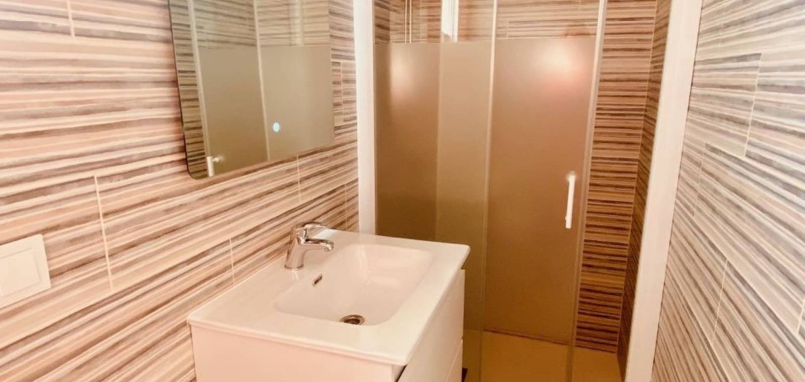 6 quarto Moradia para venda em Barinas com piscina garagem - 471 950 € (Ref: 10136695)