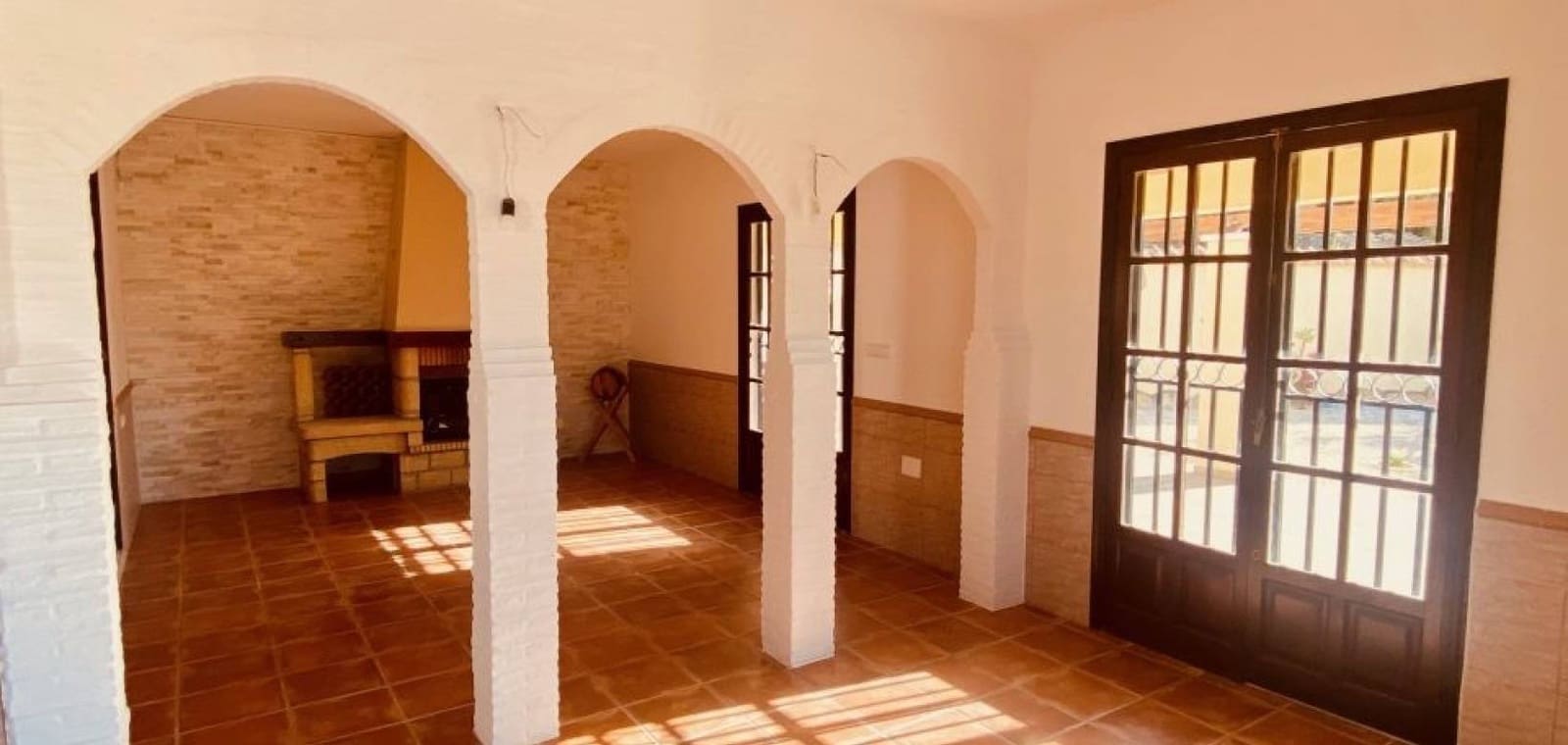 6 quarto Moradia para venda em Barinas com piscina garagem - 471 950 € (Ref: 10136695)