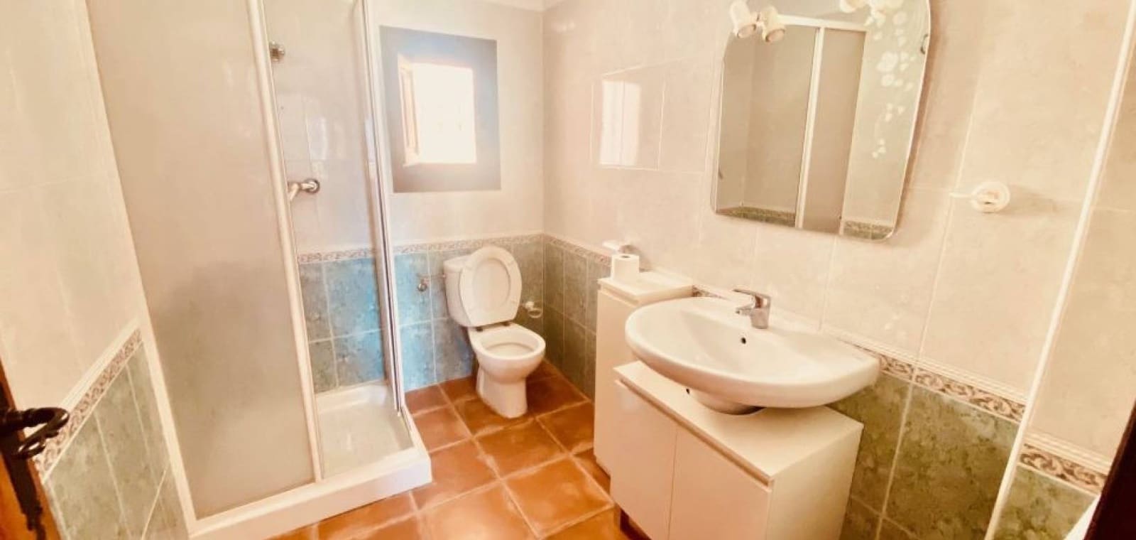 6 quarto Moradia para venda em Barinas com piscina garagem - 471 950 € (Ref: 10136695)
