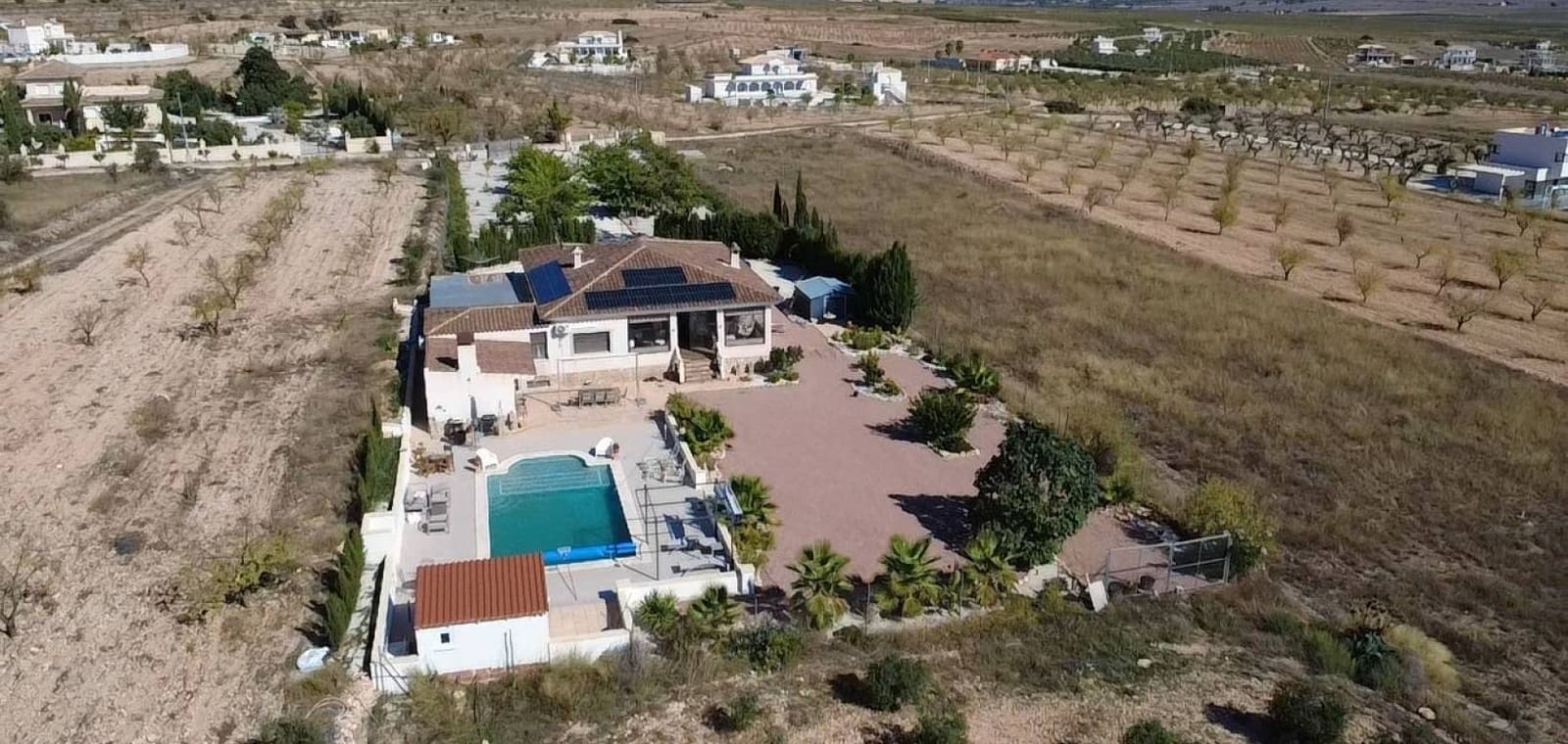 4 soveværelse Villa til salg i Pinoso med swimmingpool garage - € 499.995 (Ref: 10136696)