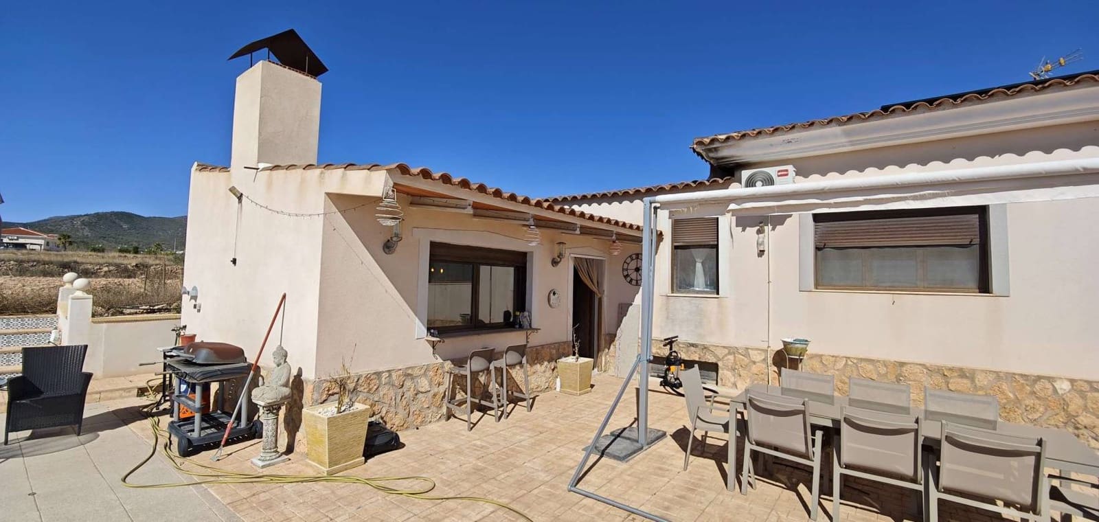 4 soveværelse Villa til salg i Pinoso med swimmingpool garage - € 499.995 (Ref: 10136696)