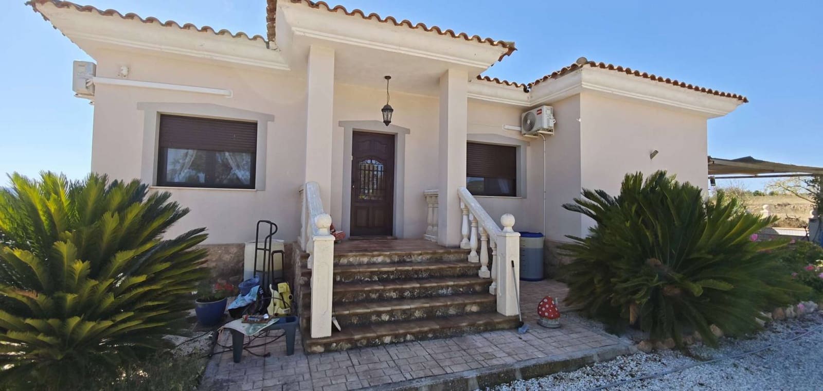 4 soveværelse Villa til salg i Pinoso med swimmingpool garage - € 499.995 (Ref: 10136696)