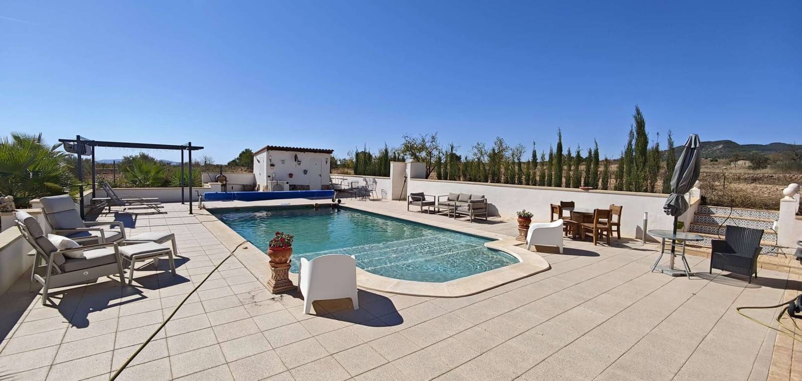 4 soveværelse Villa til salg i Pinoso med swimmingpool garage - € 499.995 (Ref: 10136696)
