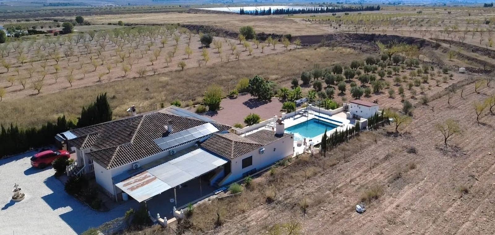 4 soveværelse Villa til salg i Pinoso med swimmingpool garage - € 499.995 (Ref: 10136696)