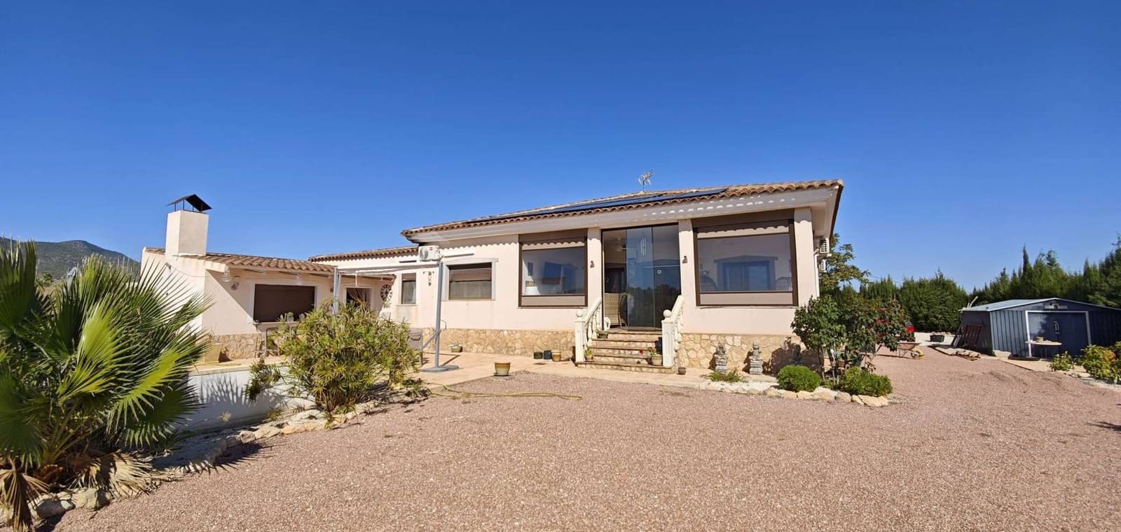 4 soveværelse Villa til salg i Pinoso med swimmingpool garage - € 499.995 (Ref: 10136696)