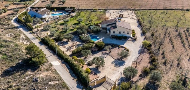 3 Zimmer Villa zu verkaufen in La Zarza, Jumilla mit Pool Garage - 395.000 € (Ref: 10172242)