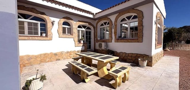Chalet de 4 habitaciones en Monóvar / Monóver en venta con piscina - 499.995 € (Ref: 10172243)