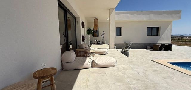 3 soveværelse Villa til salg i Pinoso med swimmingpool - € 399.900 (Ref: 10172244)